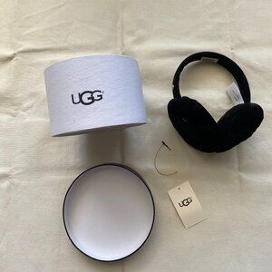 UGG Genuine Dyed Shearling Single U Ear Muffs Black